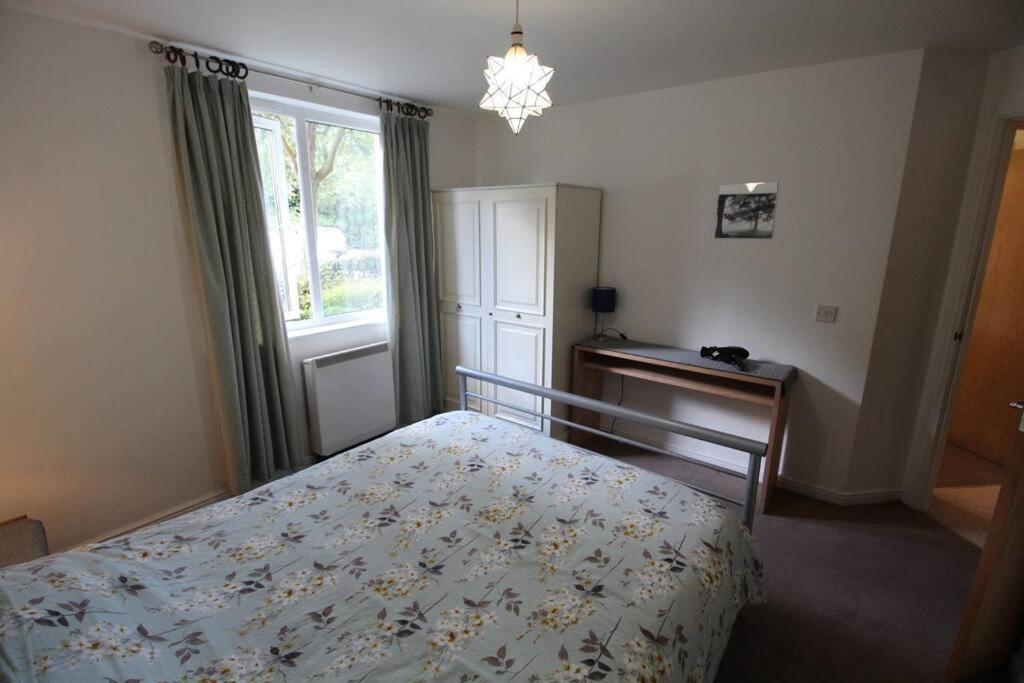 3 Bedroom Flat 10 Mins Walk To Bay And City Center Free Parking Кардіфф Екстер'єр фото